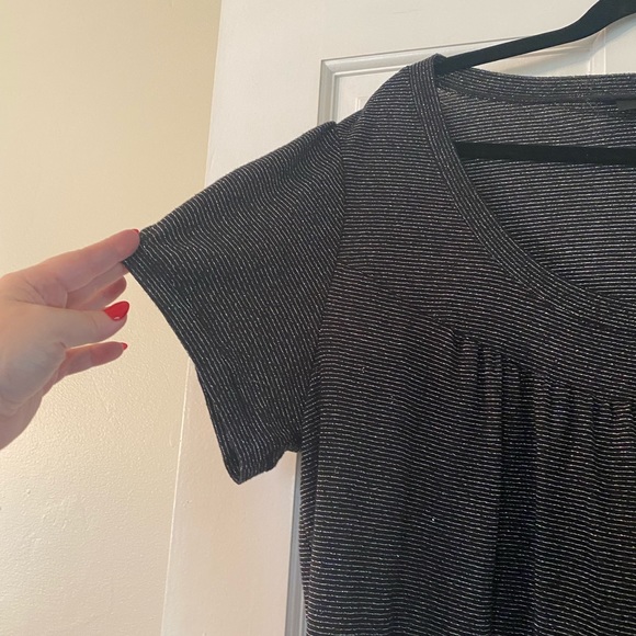 Black & Silver metallic pinstripe top - Picture 4 of 5